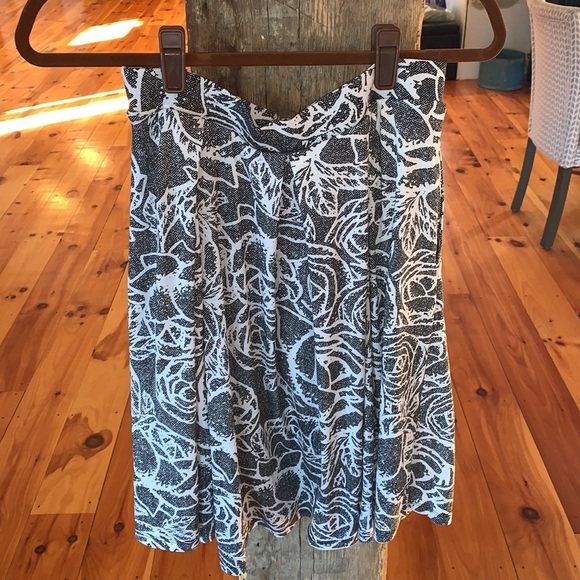 LuLaRoe Madison Swing Skirt.  Size Small - Picture 2 of 3